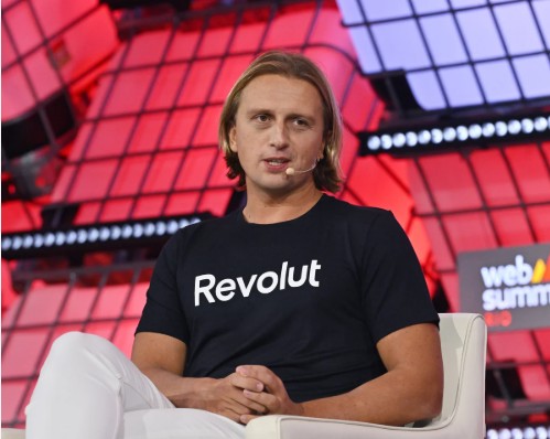 Revolut: Αγωγή 17,5 εκατ. ευρώ στον ιδρυτή της, Νικ Στορόνσκι – Αγόρασε γιοτ 350 εκατ. ευρώ