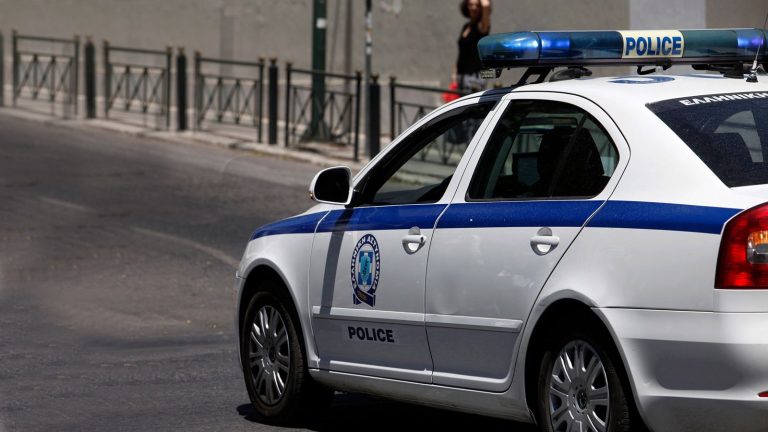 Σοκ στο Περιστέρι: 41χρονη προσπάθησε να δηλητηριάσει τον πρώην της ρίχνοντας ατροπίνη στο φαγητό του (video)