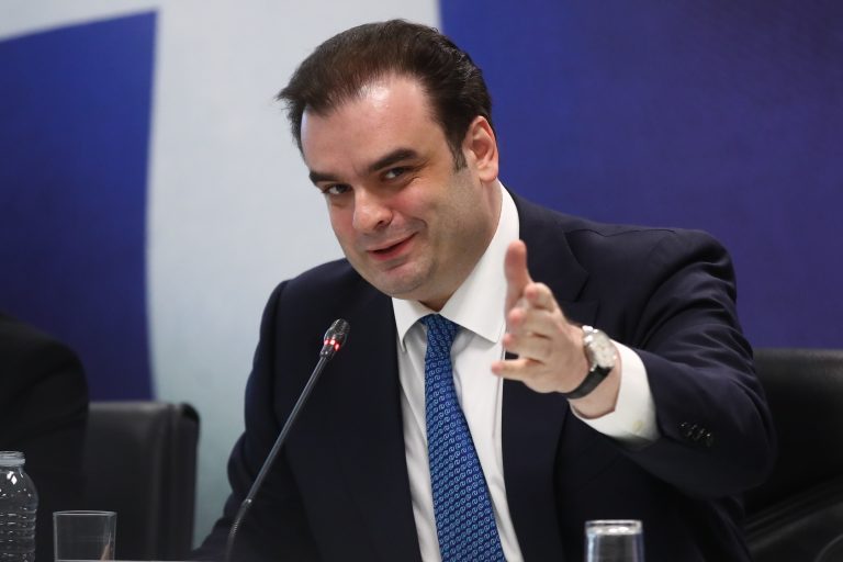 Μέτρα και εκπλήξεις με… μέτρο – Τα μεγάλα σχέδια του «Μister Gov» – Ημέρα… απελευθέρωσης για τον Παπαθανάση η 31/8 – Τι πρέπει να προσέξουν τους επόμενους μήνες οι παραγωγικοί υπουργοί – Πάει (πάλι) για υπερκέρδη η Motor Oil