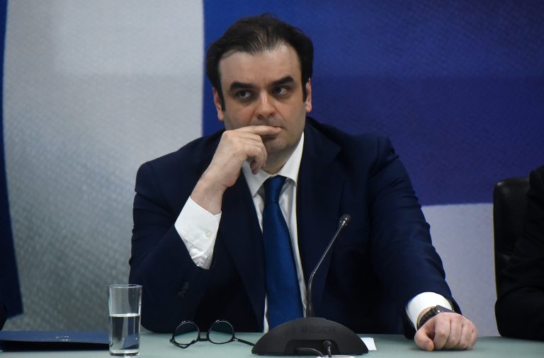 Τι… βασανίζει τον Πιερρακάκη για τον χειμώνα – Γιατί ο Στουρνάρας νιώθει… ανακουφισμένος – Όλοι κλαίγονται, αλλά… – Δύο πίτσες για δέκα άτομα – Εισηγμένη ψάχνει για… κορόιδα στα Οινόφυτα