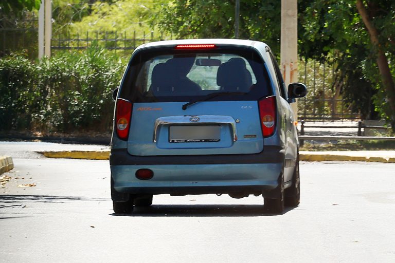 Μαραθώνας: Στην Ευελπίδων μητέρα και γιος για τα οστά στο υπόγειο, στο μικροσκόπιο η σύνταξη