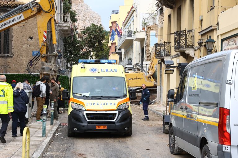 Χάρης Δούκας για το κτήριο στην Πλάκα: «Δυστυχώς επιβεβαιώθηκαν τα χειρότερα σενάρια με έξι νεκρούς»