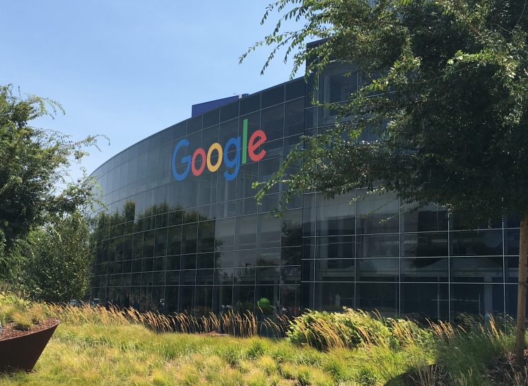 Η γέννηση της Google: Πώς το αλγοριθμικό project των Πέιτζ και Μπριν έγινε η ισχυρότερη μηχανή του κόσμου (Video)