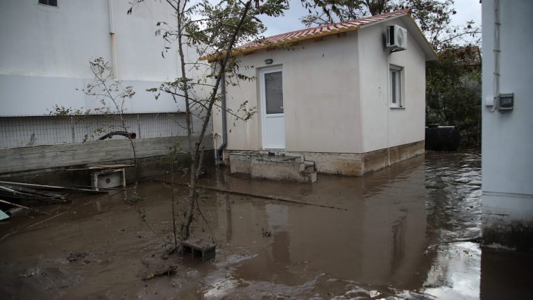 Καιρός: Τα φαινόμενα εξασθενούν – Αισθητά βελτιωμένη εικόνα την Δευτέρα