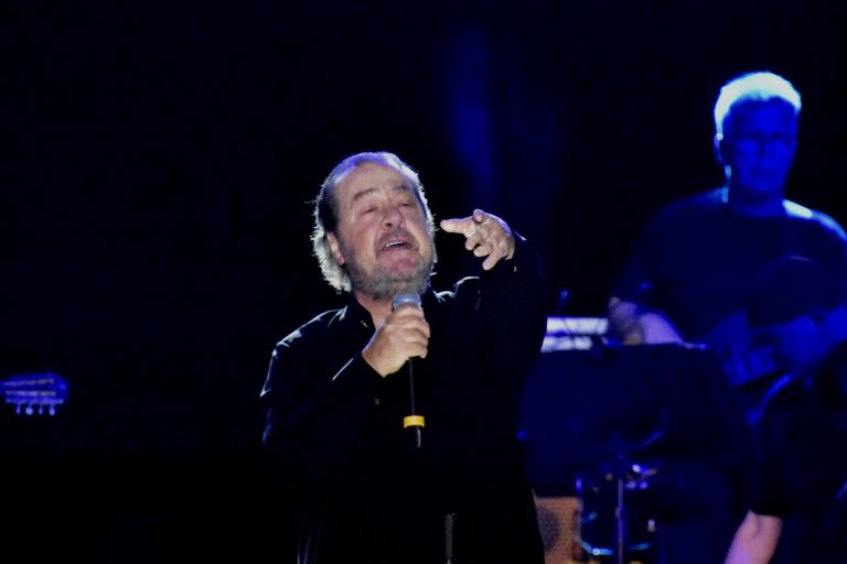 Ο Γιάννης Πάριος απαντά στους επικριτές του: «Δεν με νοιάζει η ηλικία μου» (VIDEO)