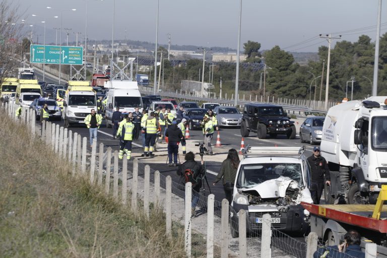 Καραμπόλα έξι οχημάτων στα Μέγαρα: «Κόλλησε» η Αθηνών-Κορίνθου προς Αθήνα