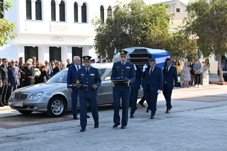 Πύργος: Το τελευταίο «αντίο» στον επισμηναγό Γιάννη Μπλέσια (photo&video)