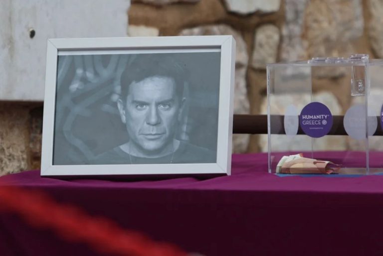 Γιώργος Μαζωνάκης: Σε ταβέρνα στο Παλαιό Φάληρο γευμάτισε η οικογένεια μετά την κηδεία (video)