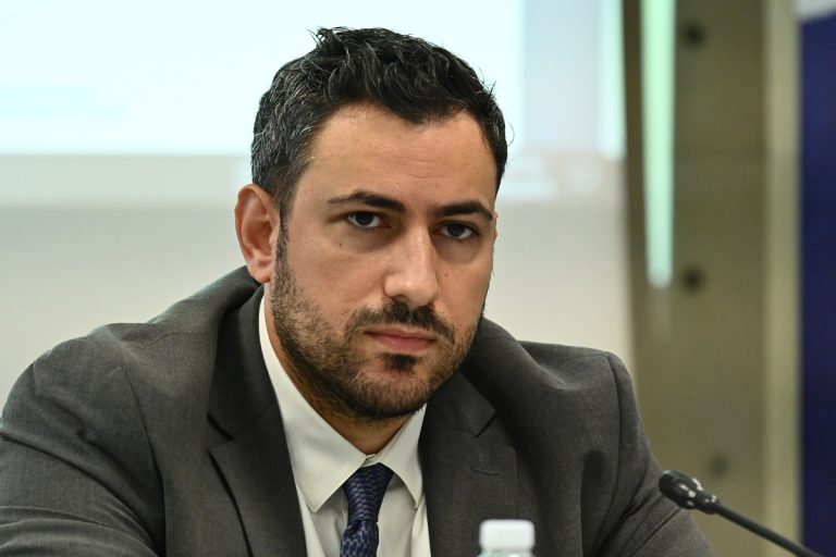 Οι απευθείας αναθέσεις και οι συμπτώσεις που συζητούνται