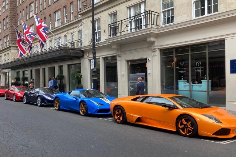 Λονδίνο: Supercars από τον Κόλπο γεμίζουν τους δρόμους και αφήνουν πίσω απλήρωτα πρόστιμα