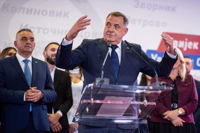 Βοσνία: Το κόμμα του Ντόντικ διατηρεί την εξουσία στη Σερβική Δημοκρατία – Προηγείται η Τσβιγιάνοβιτς