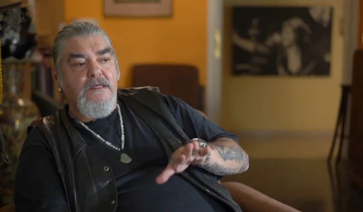 Συγκινεί ο γιος της Μπέτυς Βαλάση: «Της κρατούσα το χέρι όταν έφυγε» (Video)