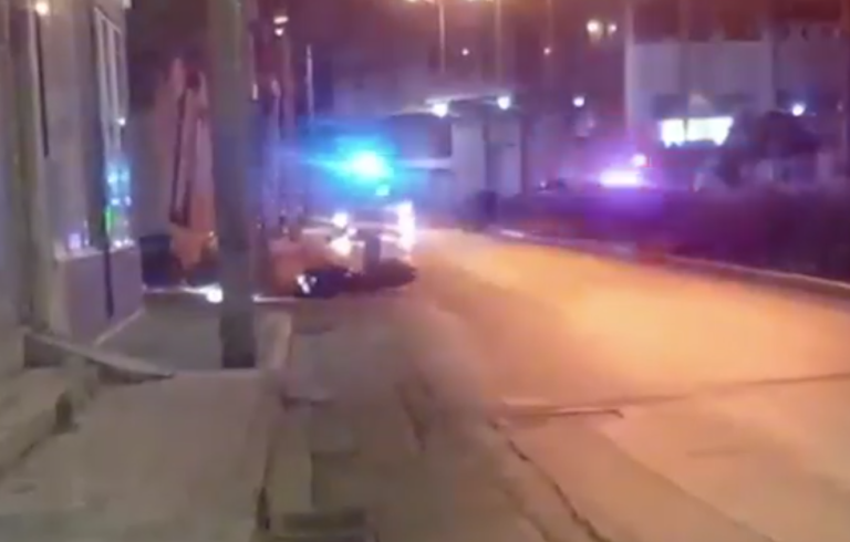 Λεωφόρος Θηβών: Θανατηφόρο τροχαίο με δύο νεαρούς επιβάτες (video)