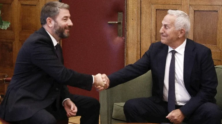 Το «Καλώς ήρθες ναύαρχε» του Νίκου Ανδρουλάκη στον Ευάγγελο Αποστολάκη