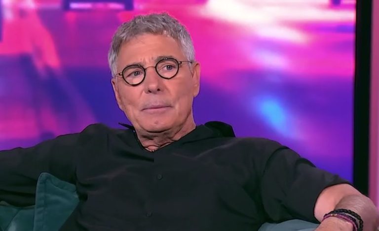 Θοδωρής Αθερίδης: «Πραγματικά δεν έχω χωρίσει με τη Σμαράγδα Καρύδη» (Video)
