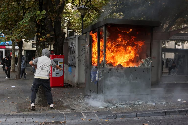 Βέλγιο: Σοβαρά επεισόδια στις διαδηλώσεις των συνδικάτων – Και οι μαθητές στους δρόμους (video)