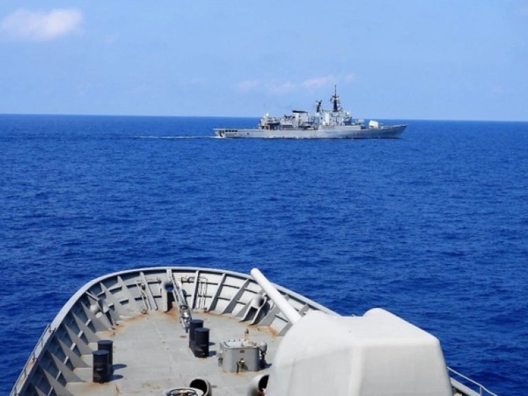Ανεβαίνει το θερμόμετρο: NAVTEX, πολεμικά πλοία και οσμή έντασης με την Τουρκία  