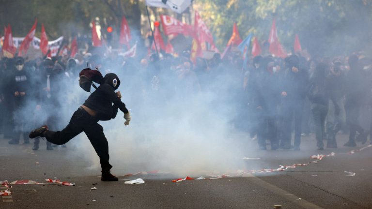 Γαλλία: Σχεδόν 90.000 μαθητές, φοιτητές, εκπαιδευτικοί και γονείς διαδηλώνουν στους δρόμους για την Παιδεία