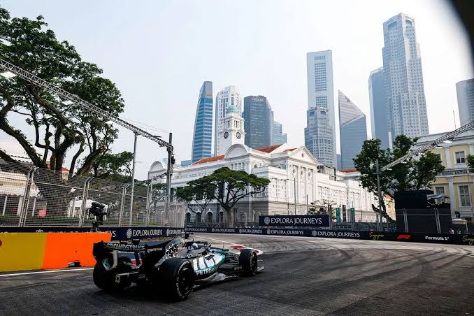 Formula 1: Κυρίαρχος ο Φερστάπεν στο χαοτικό Sprint της Σιγκαπούρης – Διπλό πλήγμα για τη McLaren