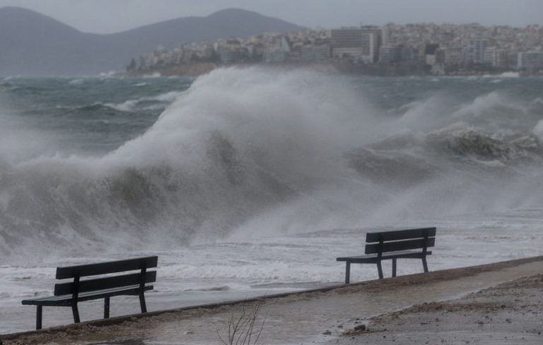 Καιρός: Θυελλώδεις βοριάδες στο Αιγαίο και ισχυρές καταιγίδες – Στο επίκεντρο Κρήτη και Δωδεκάνησα