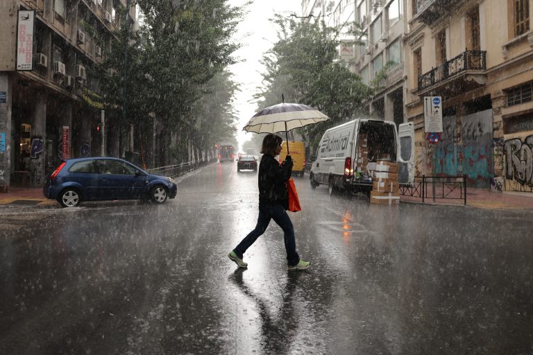 Καιρός: Προ των πυλών ισχυρή κακοκαιρία με 9 μποφόρ – Πότε θα «χτυπήσουν» την Αττική τα φαινόμενα
