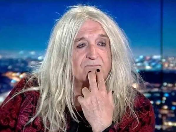 Νίκος Καρβέλας: Αυτή είναι η πανάκριβη βίλα που αγόρασε στην Εκάλη – Ποιος του έκανε μήνυση (Video)