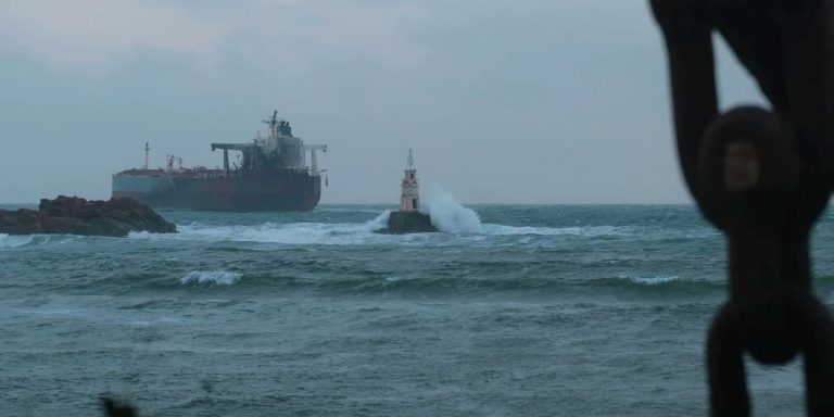 Θρίλερ στη Μαύρη Θάλασσα: Δύο εμπορικά πλοία χτυπήθηκαν από drones σε «νατοϊκά ύδατα»
