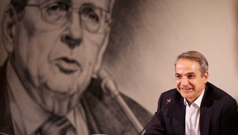 Ο Κυριάκος Μητσοτάκης θυμάται την πρώτη συμβουλή του Στέφανου Μάνου και διερωτάται