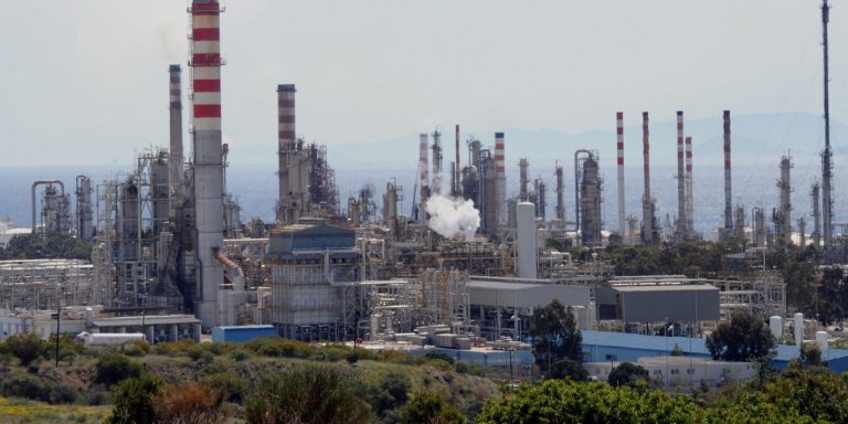 Άγιοι Θεόδωροι: Νεκρός ο ένας από τους δύο τραυματίες στο ατύχημα στις εγκαταστάσεις της Motor Oil
