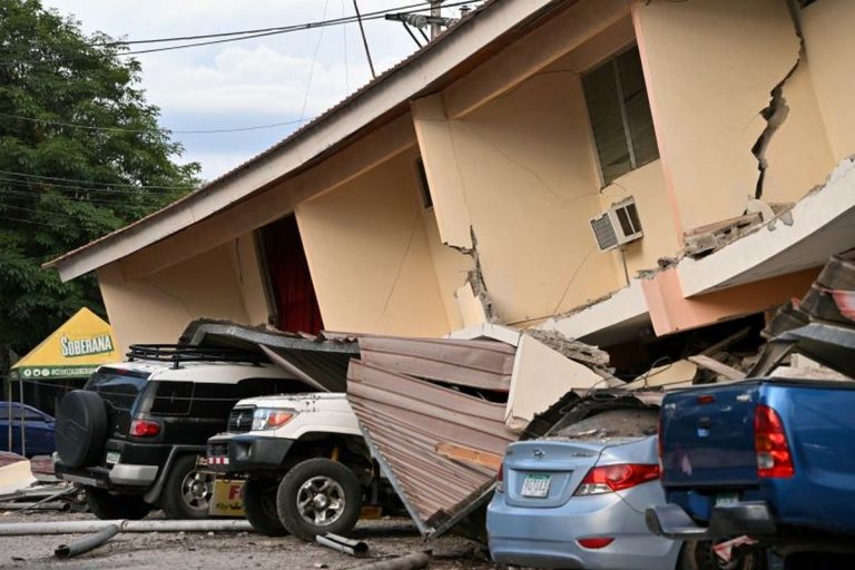 Παναμάς: Σκηνές χάους μετά τον σεισμό των 7,7 Ρίχτερ – Κατέρρευσαν κτίρια και δρόμοι