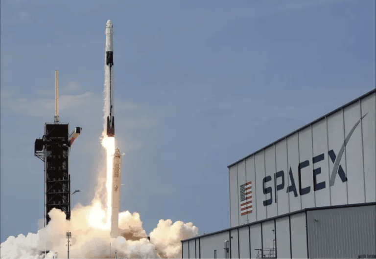 Θέλεις να δουλέψεις στη SpaceX; Το σκληρό τεστ του Μασκ, τα 60ωρα και ο όρος στο συμβόλαιο που κανείς δεν σπάει