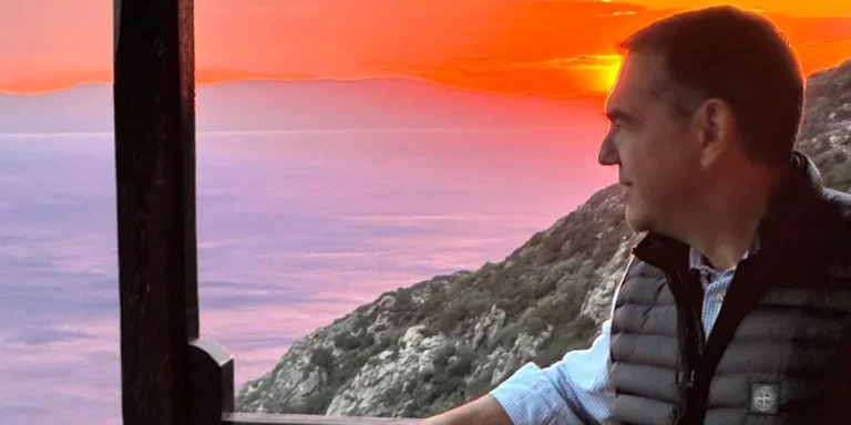 Πολιτικές αιχμές μετά την επίσκεψή του Αλέξη Τσίπρα στο Άγιον Όρος (photo+video)