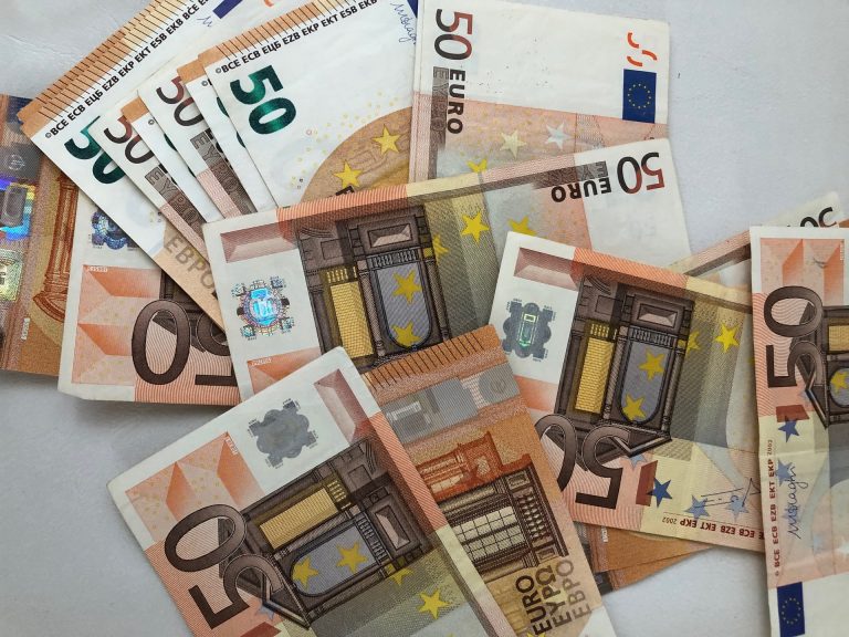 Έως 80% επιδότηση για επιχειρήσεις: Ποιοι προλαβαίνουν και μέχρι πότε